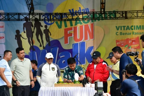 Lepas Peserta Fun Walk, Pj Gubernur Sumut Ingatkan soal Narkoba hingga Pemilu Damai